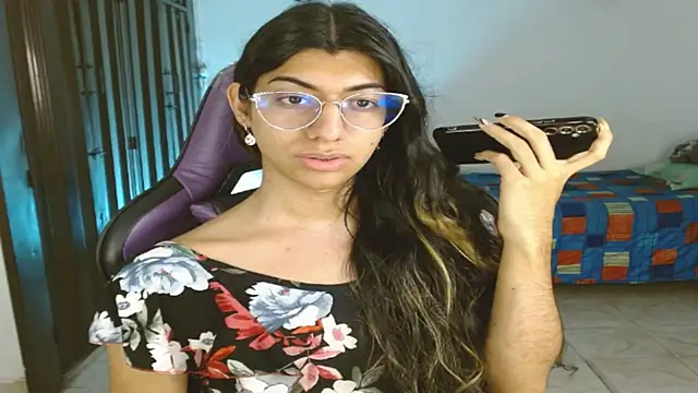 engielphoenis14 online show from 3, 12, 2025