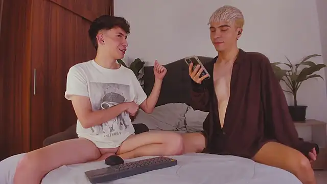 2gays 1Str8 online show from 23, 2, 2025