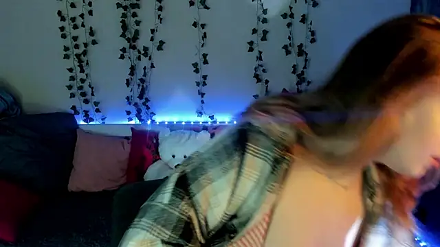 Emily Gin online show from 14, 2, 2025