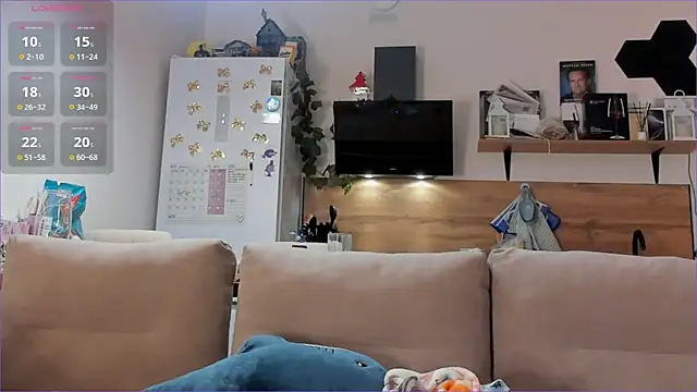 Girl alone home online show from 23, 4, 2026