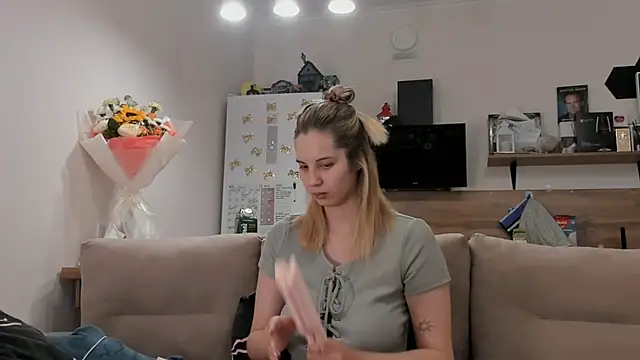 Girl alone home online show from 29, 6, 2026