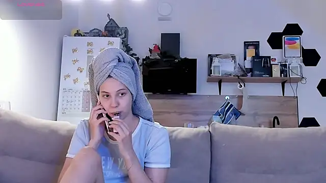 Girl alone home online show from 30, 7, 2026
