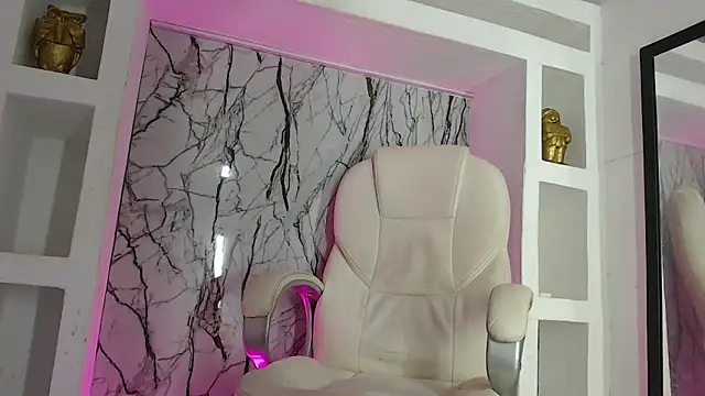 Snapshot of EvilAnnie_ chatting on 17, 1, 2025 EvilAnnie online show from 17, 1, 2025