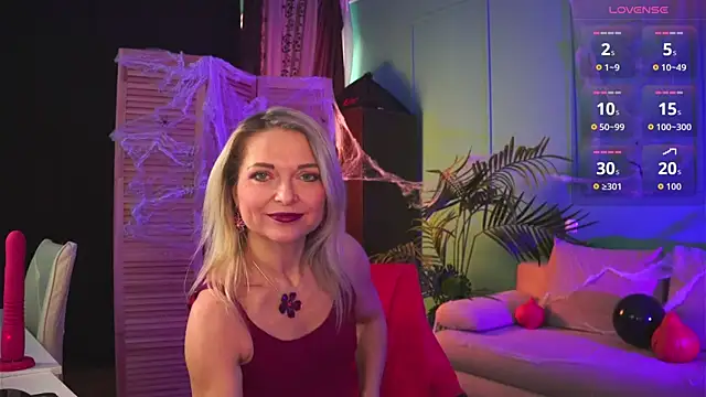 Gloria Lovely online show from 4, 11, 2025