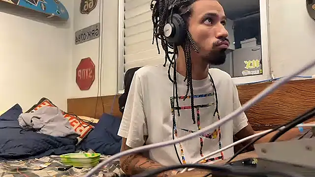 hotcamboy420 online show from 10, 12, 2024