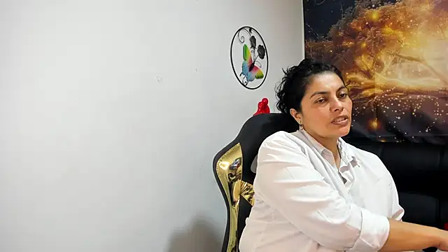 Snapshot of Lust_Mom41 chatting on 10, 12, 2024 Lust Mom41 online show from 10, 12, 2024