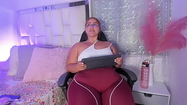 LeahxBarker online show from 22, 6, 2026