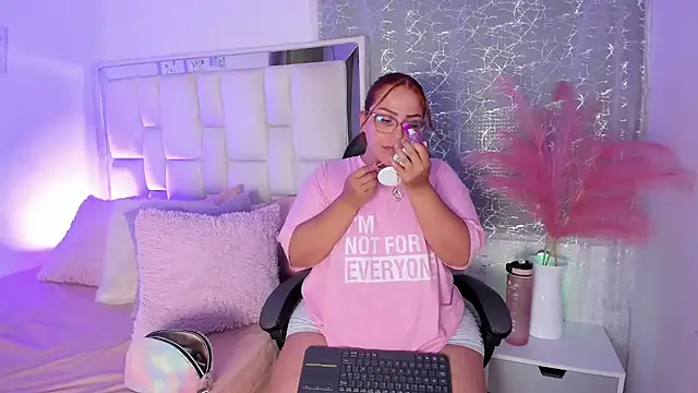 LeahxBarker online show from 27, 7, 2026