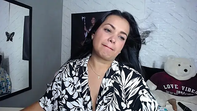 Saritatellez online show from 26, 11, 2025