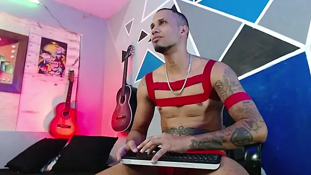 Snapshot of MagnusFrost chatting on 16, 12, 2025 MagnusFrost online show from 16, 12, 2025