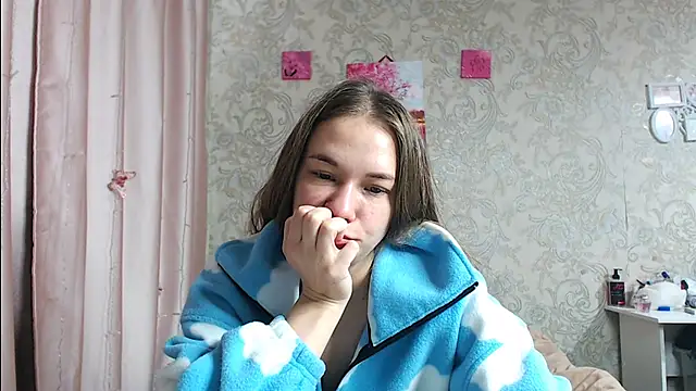 Snapshot of leila_bambi_ chatting on 14, 10, 2025 leila bambi  online show from 14, 10, 2025