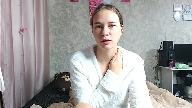 Snapshot of leila_bambi_ chatting on 17, 10, 2025 leila bambi  online show from 17, 10, 2025