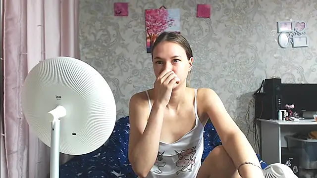 Snapshot of leila_bambi_ chatting on 2, 11, 2025 leila bambi  online show from 2, 11, 2025