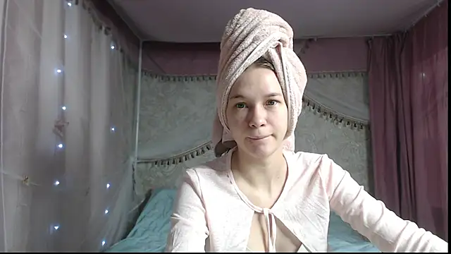 leila bambi  online show from 19, 12, 2025