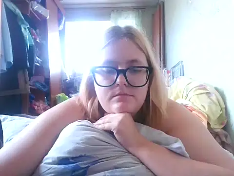 Snapshot of DesireMelissa chatting on 24, 9, 2025 DesireMelissa online show from 24, 9, 2025