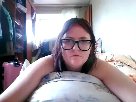 Snapshot of DesireMelissa chatting on 18, 10, 2025 DesireMelissa online show from 18, 10, 2025