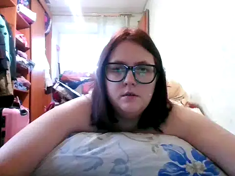 Snapshot of DesireMelissa chatting on 21, 10, 2025 DesireMelissa online show from 21, 10, 2025