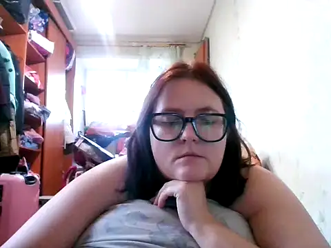 Snapshot of DesireMelissa chatting on 22, 10, 2025 DesireMelissa online show from 22, 10, 2025