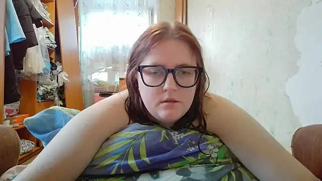 Snapshot of DesireMelissa chatting on 2, 12, 2025 DesireMelissa online show from 2, 12, 2025