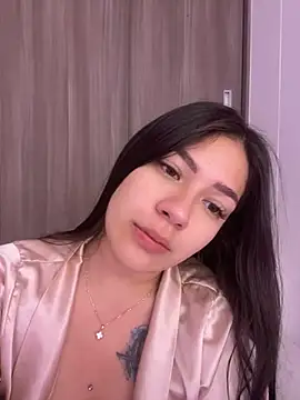 Latina vanessa online show from 9, 1, 2025