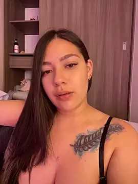 Latina vanessa online show from 29, 1, 2025