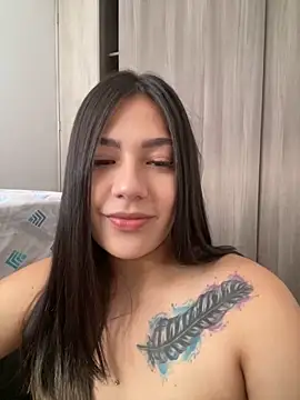 Latina vanessa online show from 30, 1, 2025