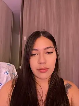 Latina vanessa online show from 6, 2, 2025