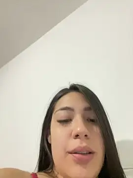 Latina vanessa online show from 24, 9, 2025