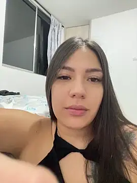Latina vanessa online show from 5, 11, 2025