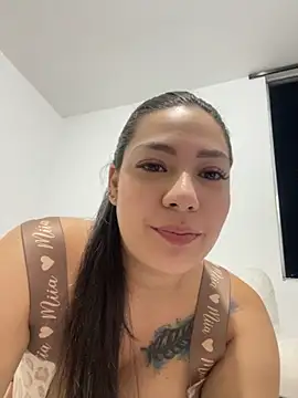 Latina vanessa online show from 7, 11, 2025