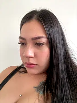 Latina vanessa online show from 9, 11, 2025