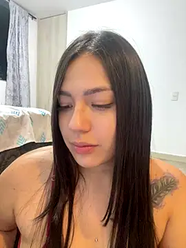Latina vanessa online show from 3, 12, 2025