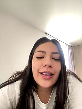Latina vanessa online show from 16, 12, 2025