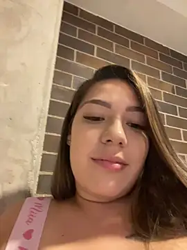 Snapshot of Latina_vanessa chatting on 4, 8, 2026 Latina vanessa online show from 4, 8, 2026