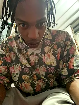 Snapshot of Larry-n-clouds chatting on 25, 11, 2025 Larry-n-clouds online show from 25, 11, 2025