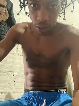 Snapshot of Larry-n-clouds chatting on 27, 11, 2025 Larry-n-clouds online show from 27, 11, 2025