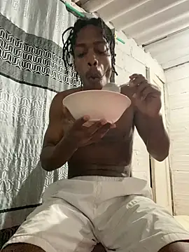 Snapshot of Larry-n-clouds chatting on 15, 12, 2025 Larry-n-clouds online show from 15, 12, 2025