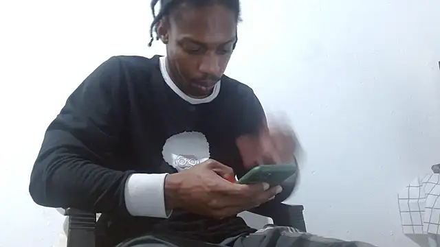 Snapshot of Larry-n-clouds chatting on 25, 2, 2026 Larry-n-clouds online show from 25, 2, 2026