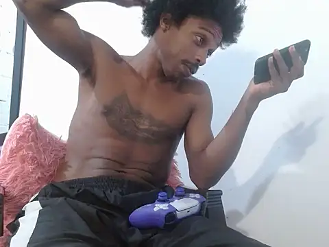 Snapshot of Larry-n-clouds chatting on 12, 3, 2026 Larry-n-clouds online show from 12, 3, 2026