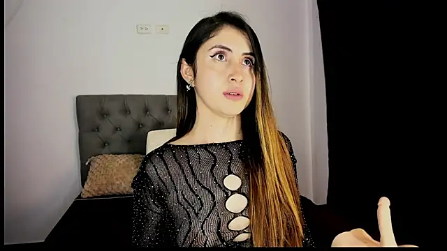 Nicol Swift  online show from 3, 2, 2025