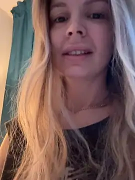 Snapshot of EvaDiamondXX chatting on 15, 2, 2026 EvaDiamondXX online show from 15, 2, 2026