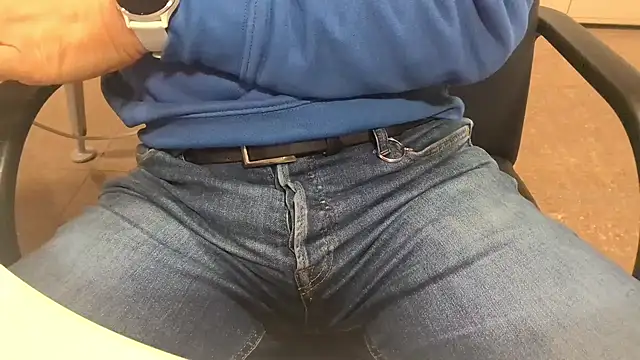 alessandroman2114 online show from 4, 11, 2025