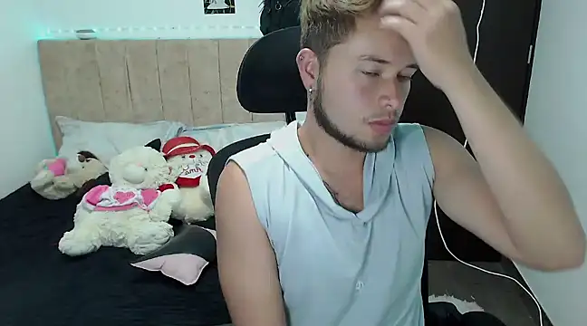 Snapshot of JOHANLEON1 chatting on 19, 1, 2025 JOHANLEON1 online show from 19, 1, 2025