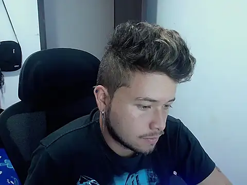 Snapshot of JOHANLEON1 chatting on 26, 9, 2025 JOHANLEON1 online show from 26, 9, 2025