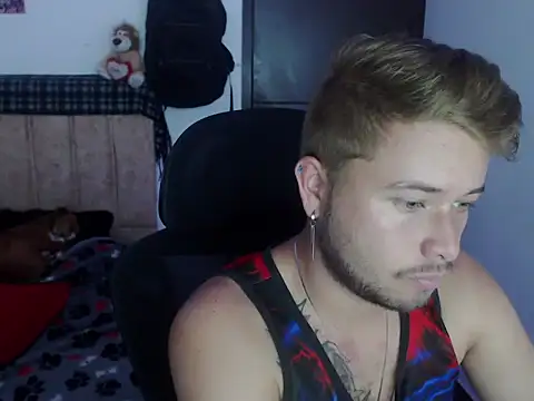 Snapshot of JOHANLEON1 chatting on 7, 10, 2025 JOHANLEON1 online show from 7, 10, 2025