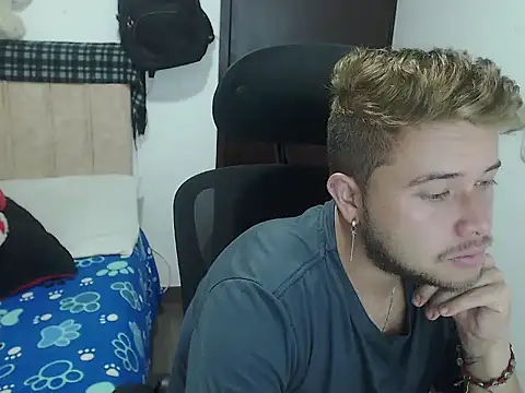 Snapshot of JOHANLEON1 chatting on 21, 10, 2025 JOHANLEON1 online show from 21, 10, 2025