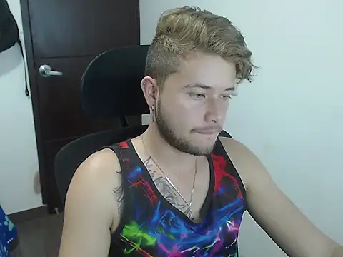 Snapshot of JOHANLEON1 chatting on 24, 10, 2025 JOHANLEON1 online show from 24, 10, 2025