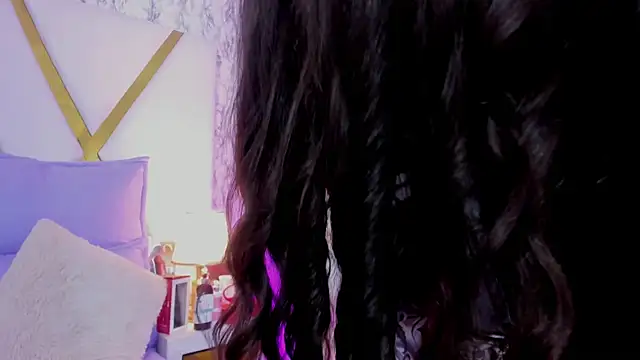 Snapshot of Athziry_ chatting on 13, 12, 2024 Athziry online show from 13, 12, 2024