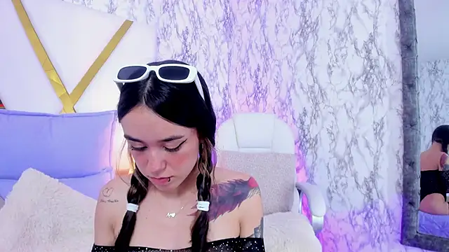 Snapshot of Athziry_ chatting on 8, 1, 2025 Athziry online show from 8, 1, 2025