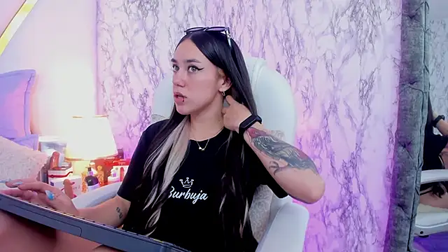 Snapshot of Athziry_ chatting on 4, 2, 2025 Athziry online show from 4, 2, 2025